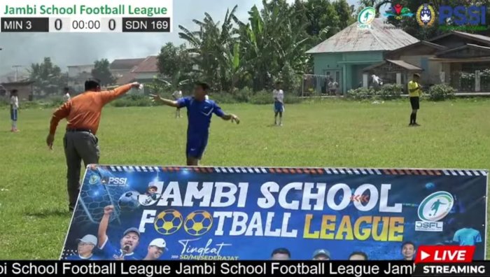Kemenangan Sempurna Tim Sepak Bola MIN 3 Kerinci 4-0 Kepala Madrasah dan Guru Berikan Apresiasi Finansial di Lapangan Kemenangan Sempurna Tim Sepak Bola MIN 3 Kerinci 4-0 Kepala Madrasah dan Guru Berikan Apresiasi Finansial di Lapangan