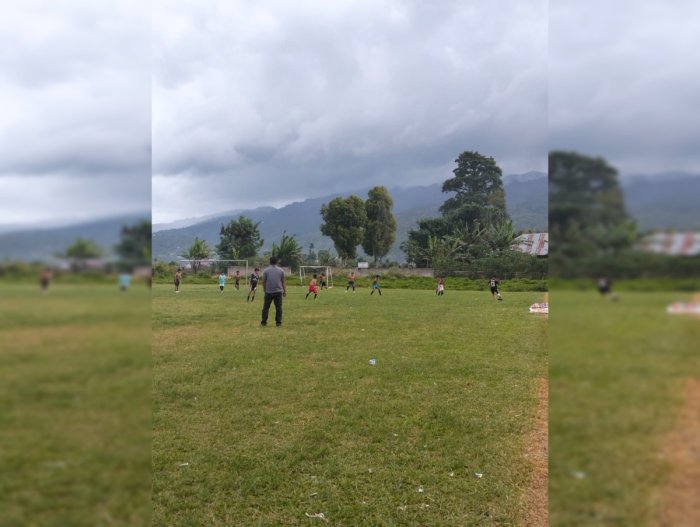 Mempersiapkan Diri! Siswa MIN 3 Kerinci Antusias Sambut Latihan Sepak Bola Perdana Jelang Turnamen Antar Sekolah Mempersiapkan Diri! Siswa MIN 3 Kerinci Antusias Sambut Latihan Sepak Bola Perdana Jelang Turnamen Antar Sekolah