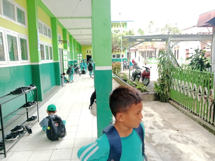 Suasana Gembira dan Tertib saat Bel Pulang Berbunyi di MIN 3 Kerinci