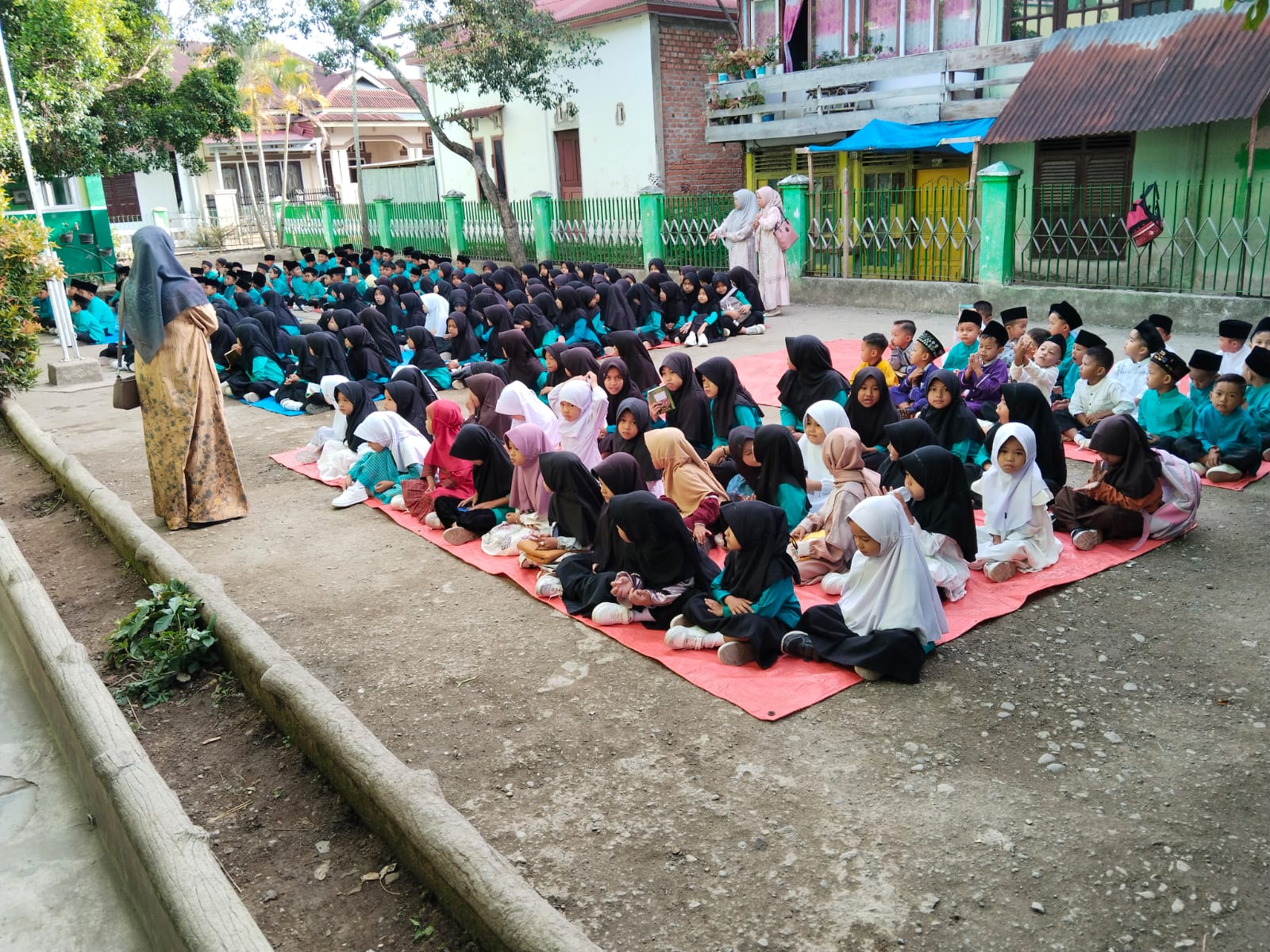 Kegiatan Setiap Pagi Jum'at Sebelum Memulai KBM