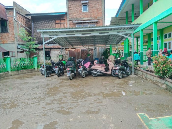 Fasilitas Baru MIN 3 Kerinci Tempat Parkir Guru Resmi Digunakan, Tingkatkan Kenyamanan dan Keamanan