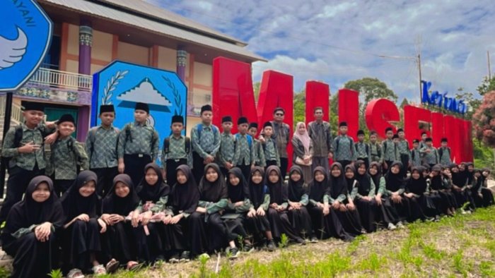 Eksplorasi Sejarah Perdana Siswa siswi Kelas 5 MIN 3 Kerinci Belajar Langsung di Museum Kerinci