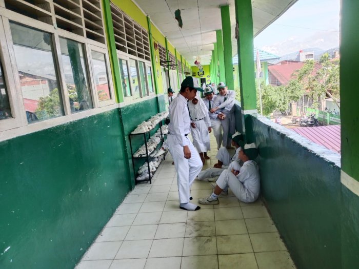 Wajah Ceria dan Semangat Baru Warnai Hari Pertama Sekolah di MIN 3 Kerinci