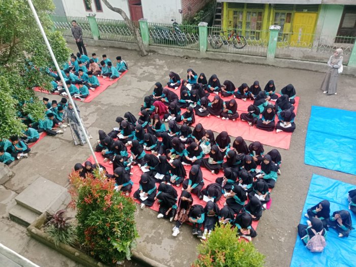 Membangun Spiritualitas, di Pengajian Pagi Jumat MIN 3 Kerinci