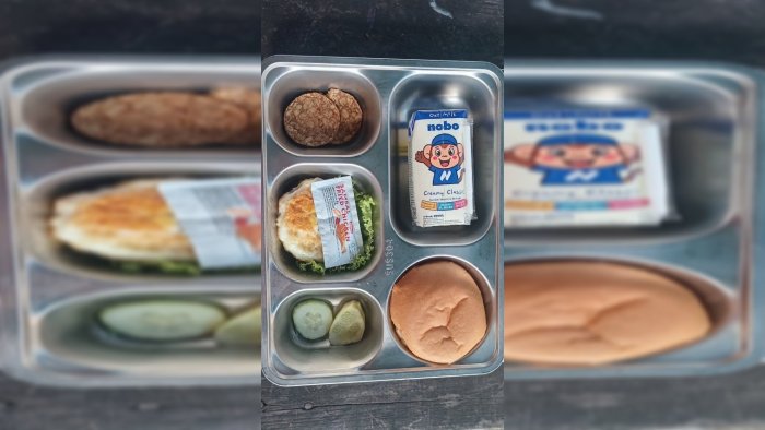 Sukseskan Program MBG, Kepala MIN 3 Kerinci Pantau Langsung Pembagian Menu Sehat di Hari Jumat