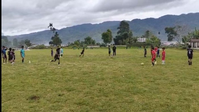 Pertandingan Ditunda Tim Sepak Bola MIN 3 Kerinci masih tetap Latihan